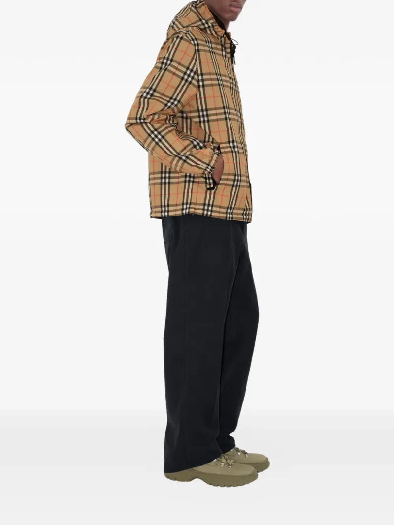Burberry — Reversible Check hooded jacket — Foto 3 di 5