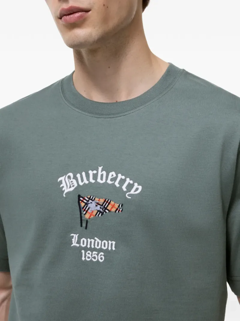 Burberry — Check flag cotton T-shirt — Foto 4 di 4