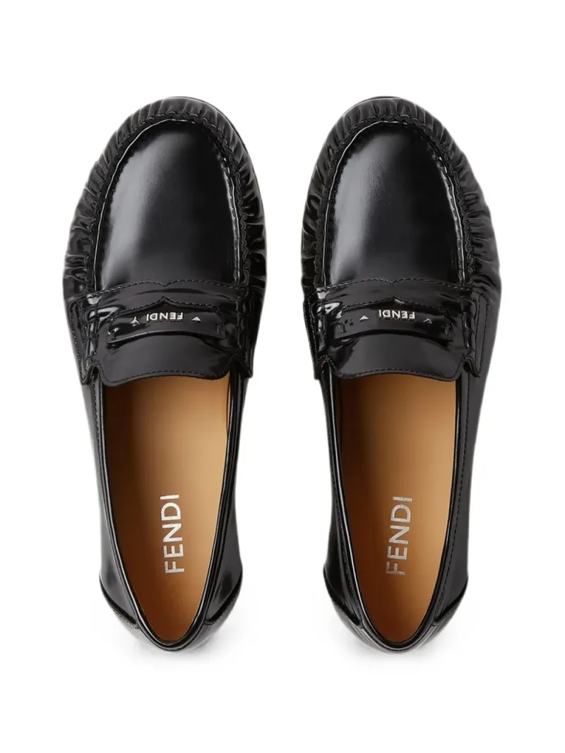 Fendi — Scrunch ruched leather loafers — Foto 4 di 4