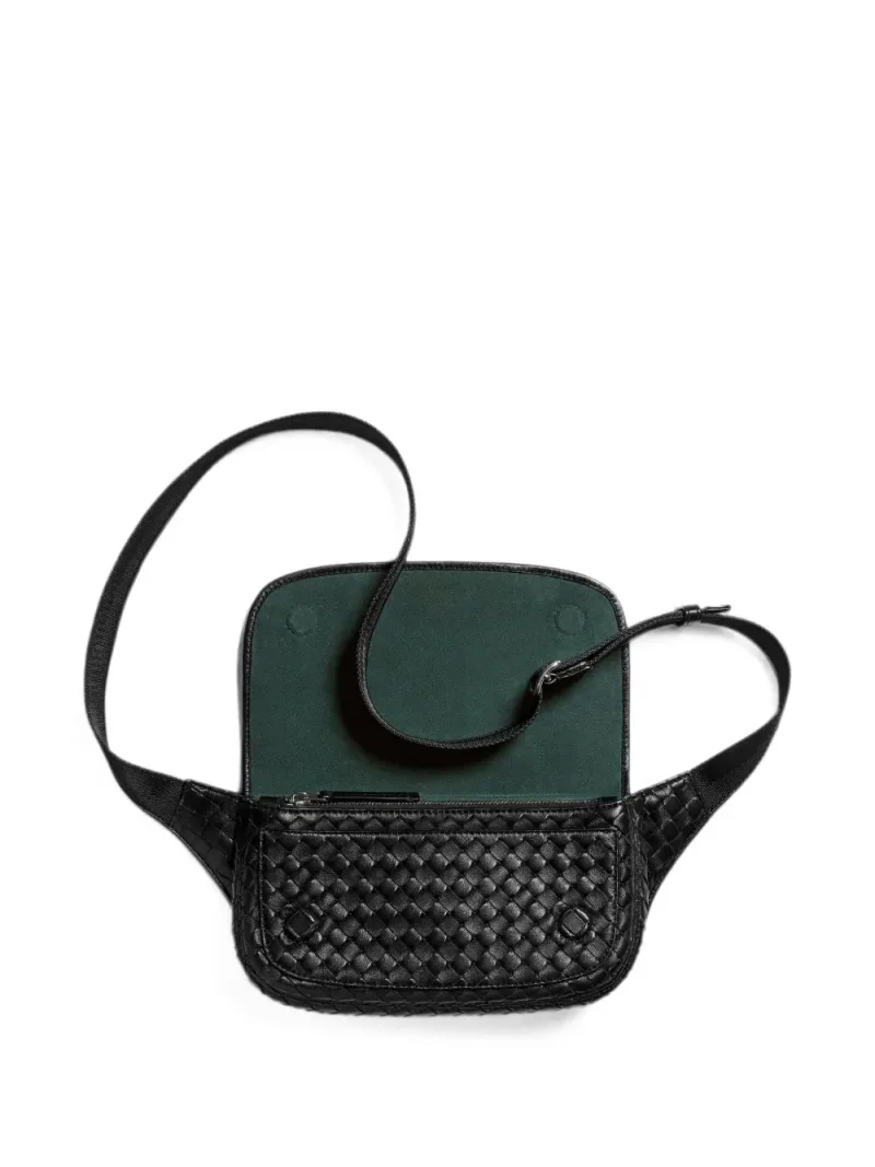 Bottega Veneta — Intrecciato leather belt bag — Foto 2 di 3