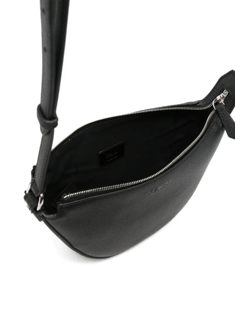 Fendi — Melon Pouch in Halbmondform — Foto 5 von 5