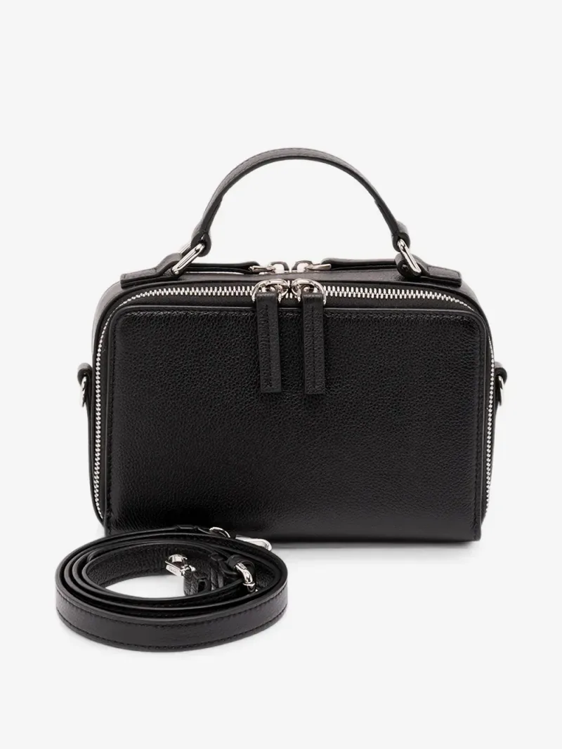 Fendi — Borsa tote in pelle nera — Foto 2 di 5