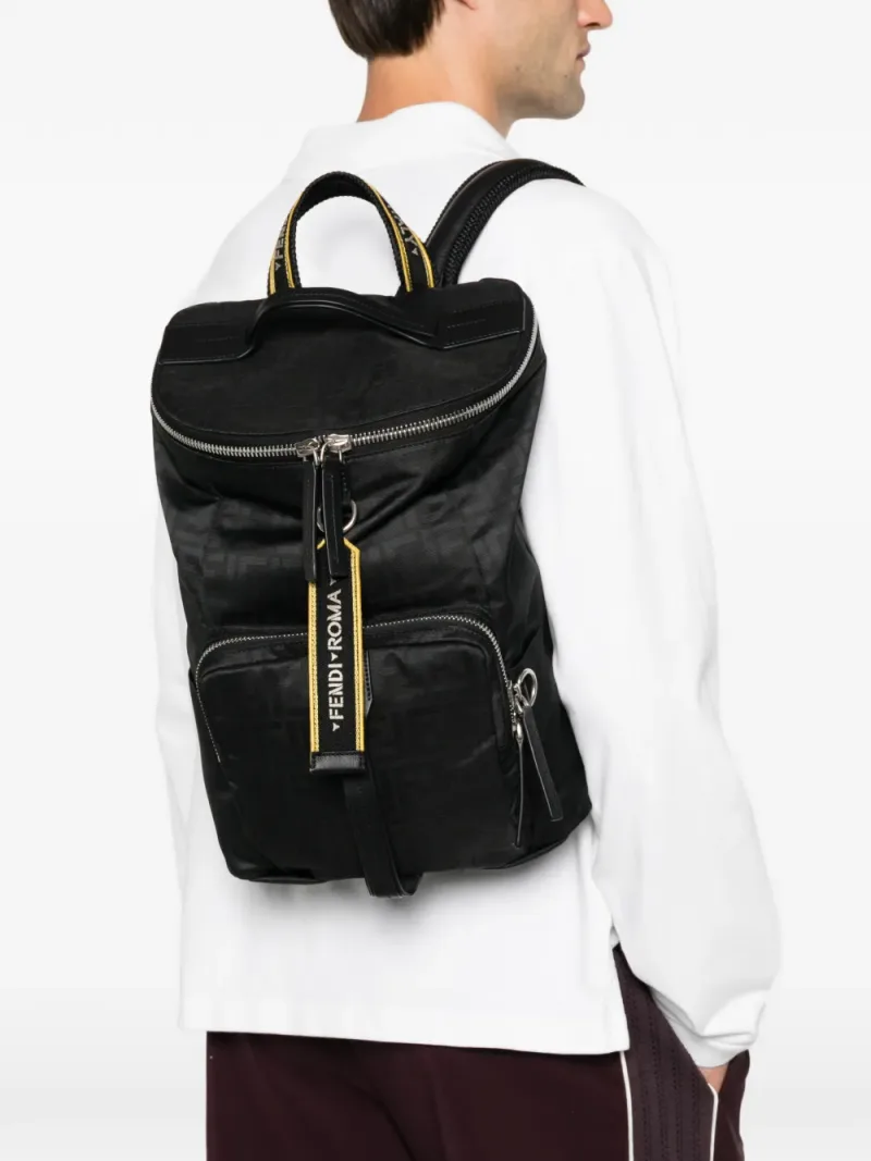 Fendi — Mochila de poliéster — Foto 2 de 5