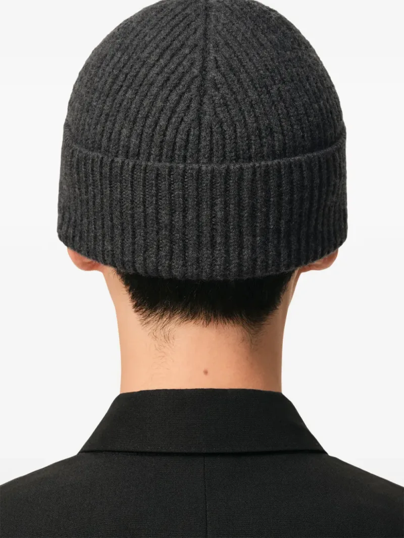 Ami Paris — Gorro de lana negro con Ami de Coeur — Foto 4 de 5
