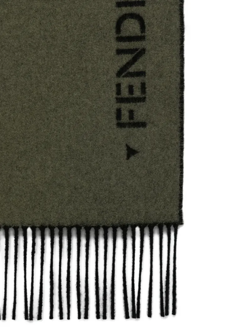 Fendi — Écharpe en laine — Photo 2 sur 3