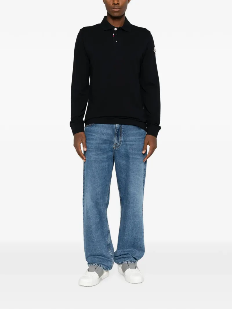 Moncler — logo-patch long-sleeve polo shirt — Foto 2 di 5