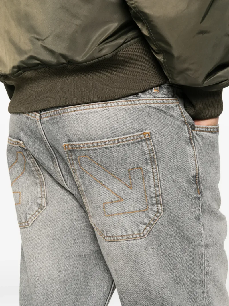 Off-White — Arrows-embroidered faded-effect jeans — Фото 5 из 5